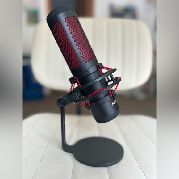 HyperX QuadCast Microphone for Gaming - Picture 4 of 11